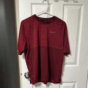 Nike Men's Burgundy Short Sleeve Tee